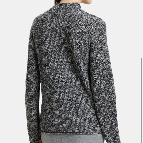 Theory Oversized 100% Cashmere Turtleneck Size S - Picture 2 of 9